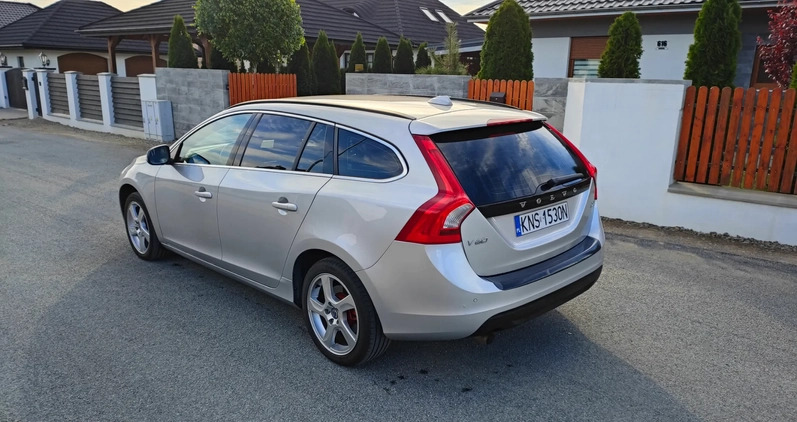 Volvo V60 cena 29900 przebieg: 209000, rok produkcji 2012 z Sopot małe 79